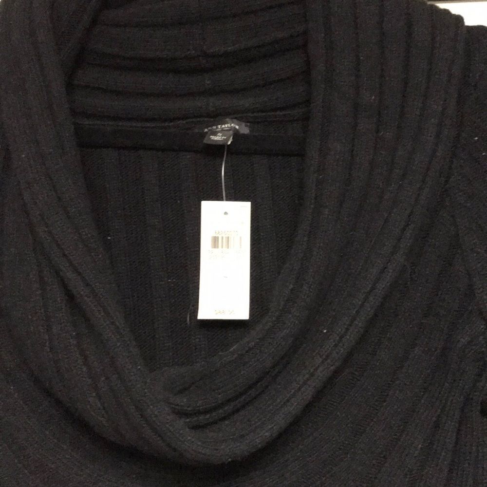 Ann Taylor sweater - Size small new - Picture 2 of 4